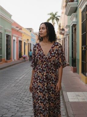 Flirty Pink floral print v-neck dress 1x